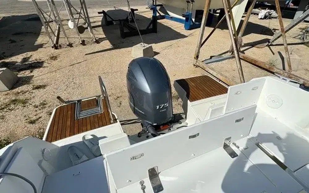 slider 6 Jeanneau Merry Fisher 695