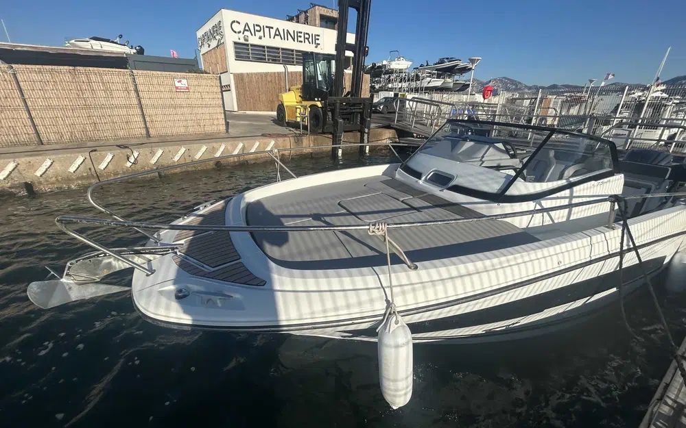 slider 1 Jeanneau Cap Camarat 7.5 WA