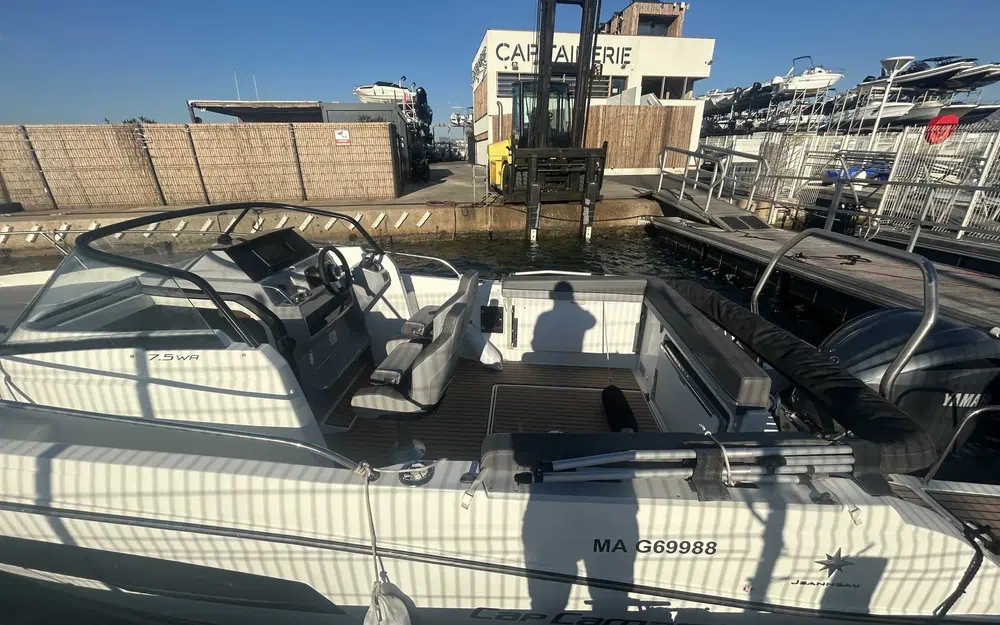 slider 4 Jeanneau Cap Camarat 7.5 WA