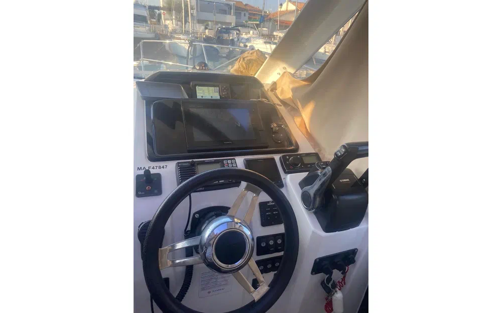 slider 6 Jeanneau Merry Fisher 855