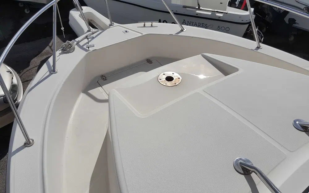 slider 6 White Shark 237