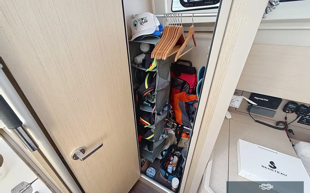 slider 27 Beneteau Oceanis 38.1