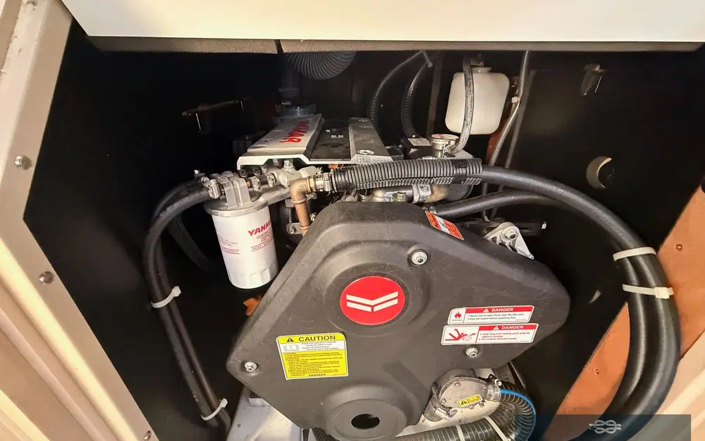 slider 33 Beneteau Oceanis 38.1