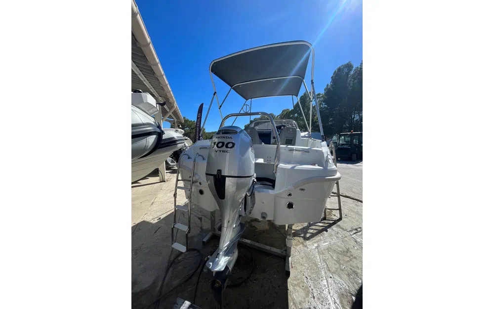 slider 11 Jeanneau Cap Camarat 5.5 WA