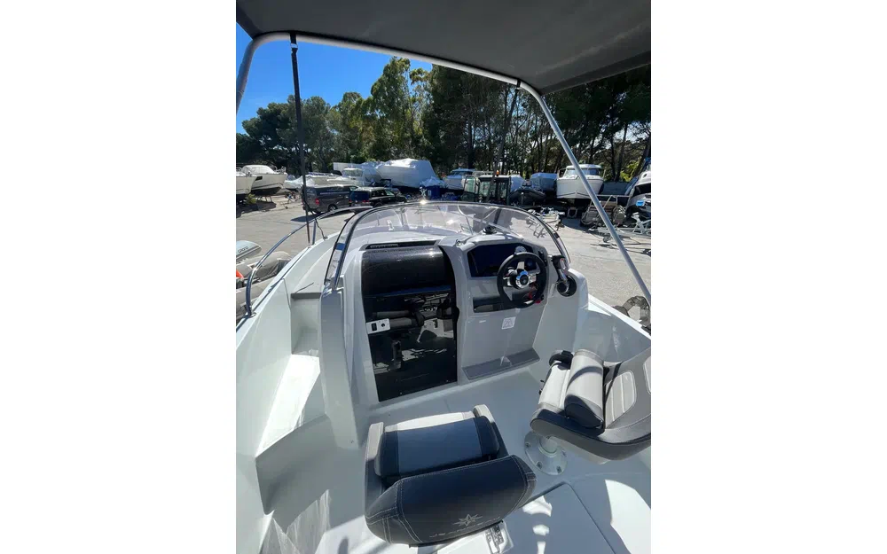 slider 2 Jeanneau Cap Camarat 5.5 WA