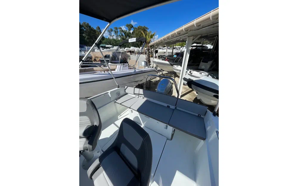 slider 3 Jeanneau Cap Camarat 5.5 WA