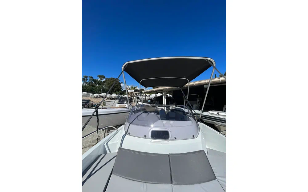 slider 6 Jeanneau Cap Camarat 5.5 WA