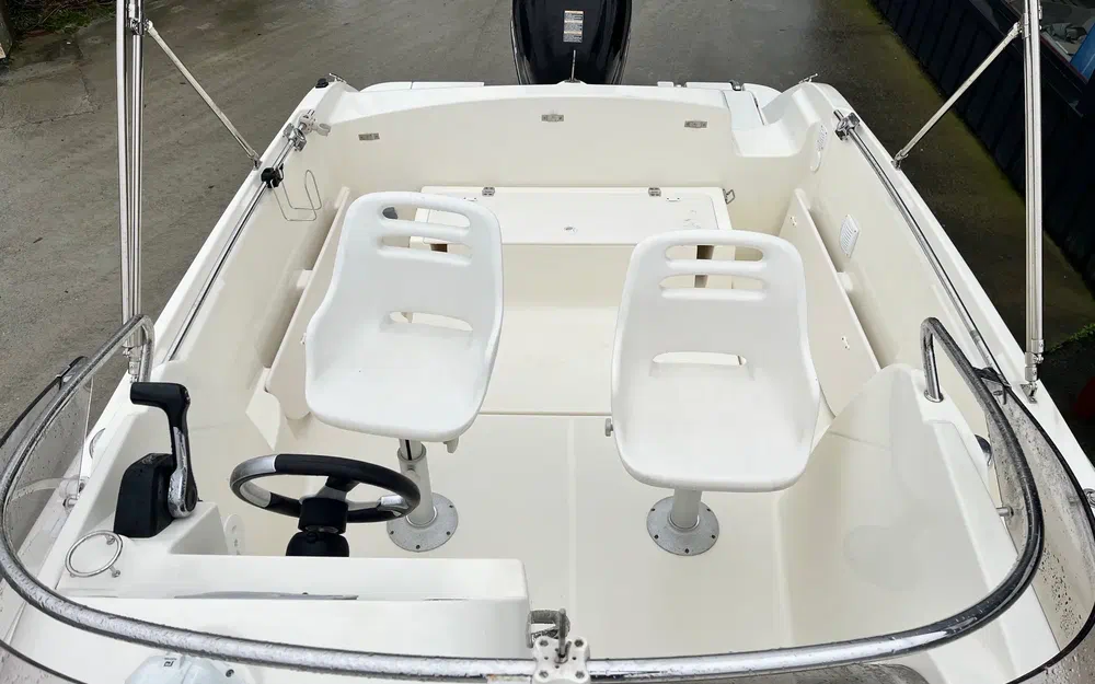 slider 9 Jeanneau Cap Camarat 715 WA