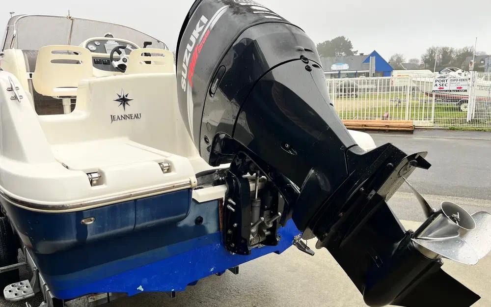 slider 11 Jeanneau Cap Camarat 715 WA