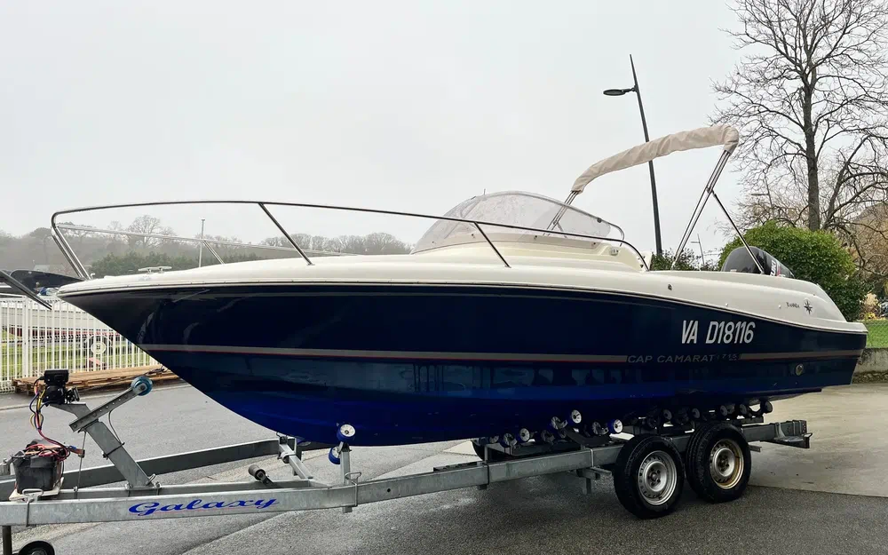 slider 4 Jeanneau Cap Camarat 715 WA