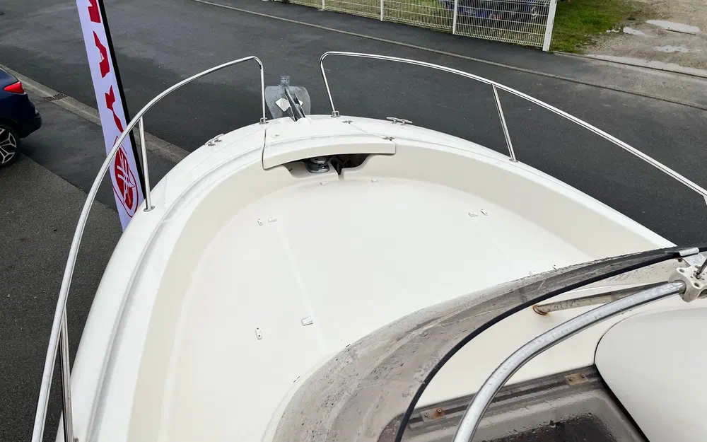 slider 7 Jeanneau Cap Camarat 715 WA