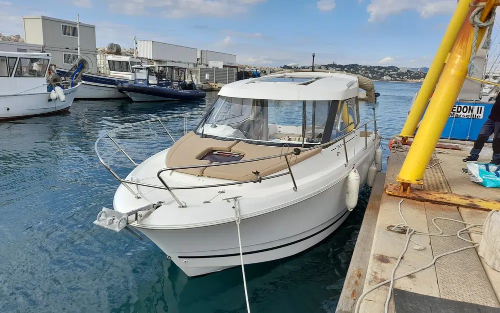 slider 0 Jeanneau Merry Fisher 755