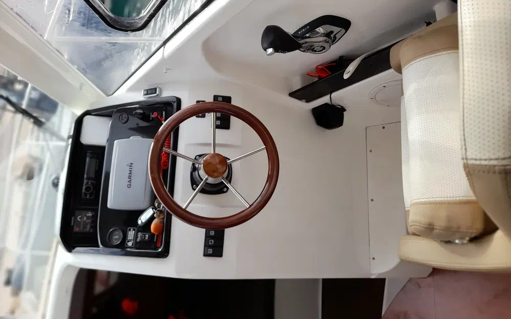 slider 4 Jeanneau Merry Fisher 755