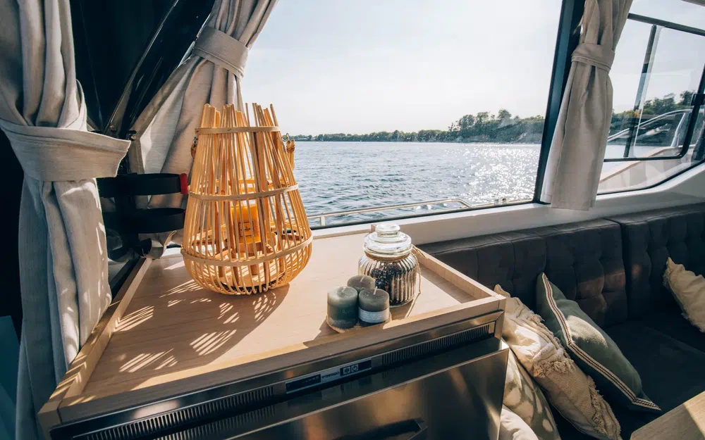 slider 11 Delphia 12 Sedan