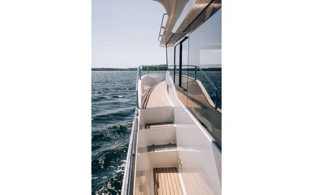 slider 2 Delphia 12 Sedan