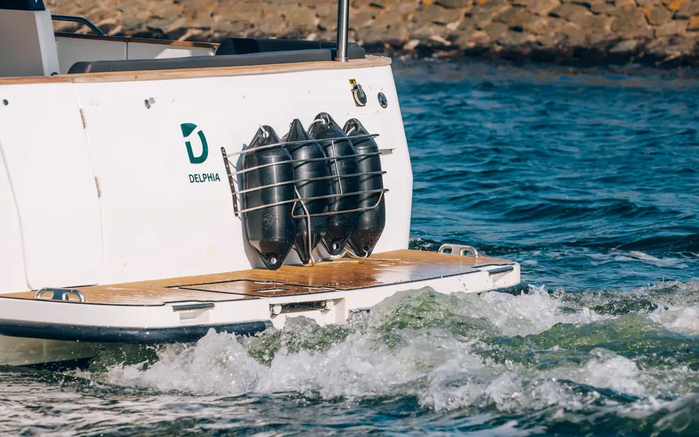 slider 1 Delphia 12 Sedan