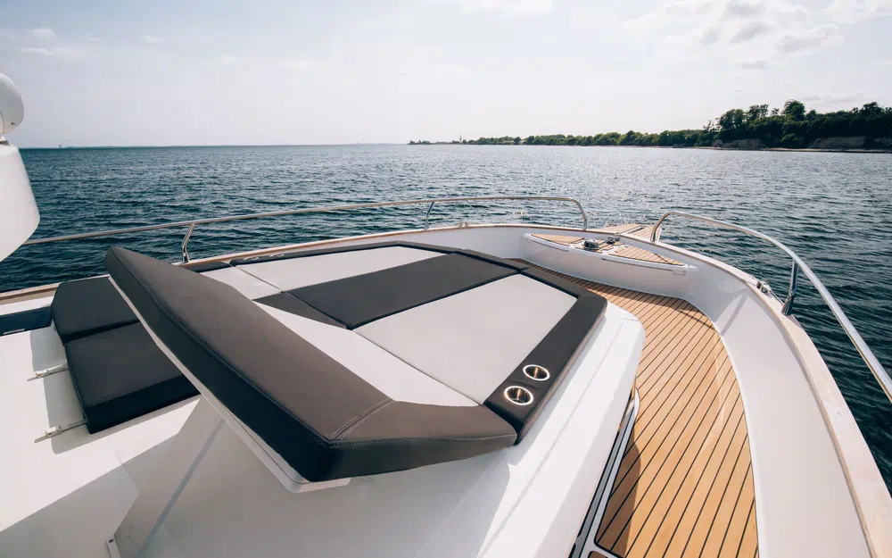 slider 3 Delphia 12 Sedan