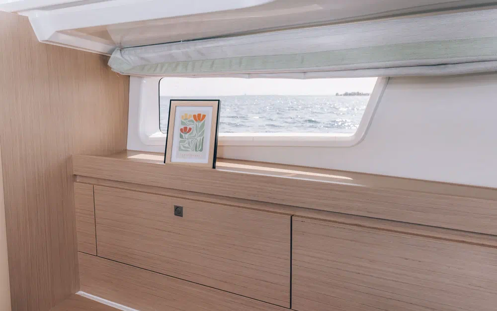 slider 15 Delphia 12 Sedan