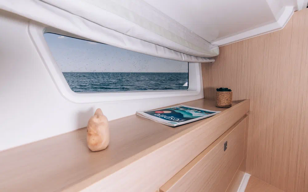 slider 16 Delphia 12 Sedan