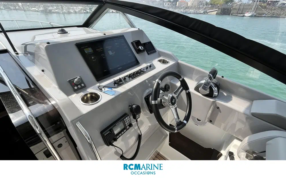 slider 11 Beneteau Flyer 10