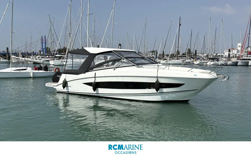 slider 4 Beneteau Flyer 10