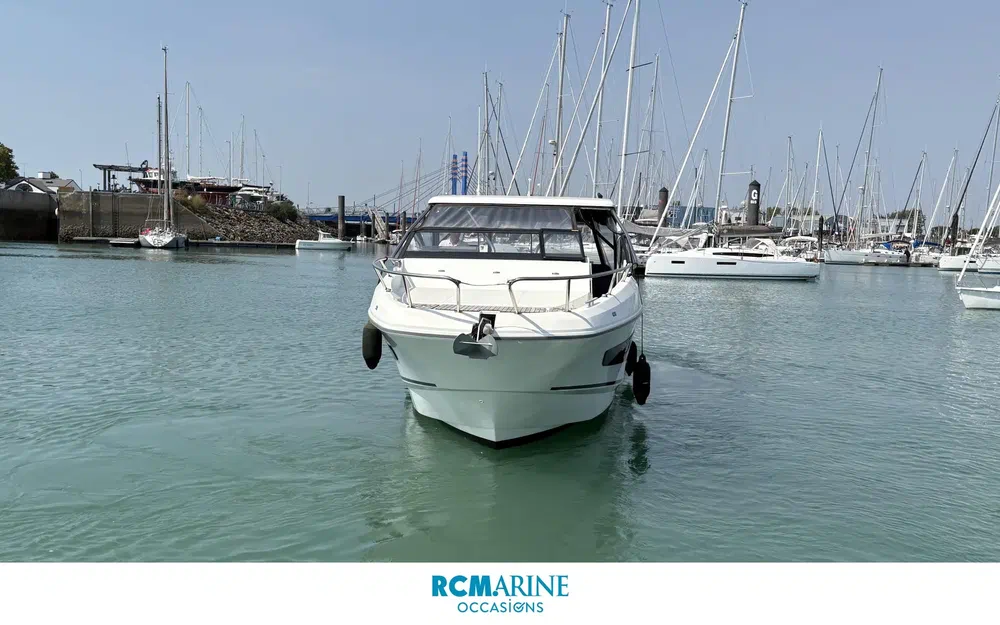 slider 5 Beneteau Flyer 10