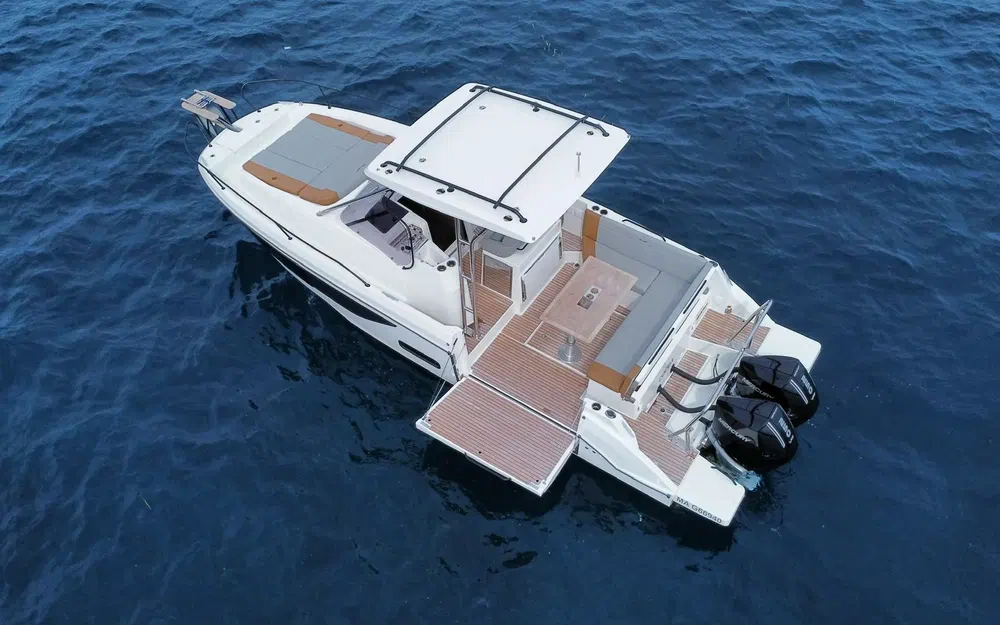 slider 2 Beneteau Flyer 9 Sundeck