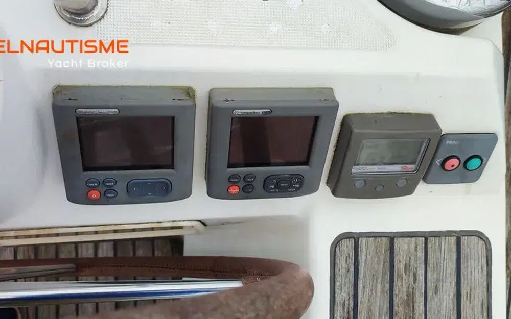 slider 19 Jeanneau Sun Odyssey 49