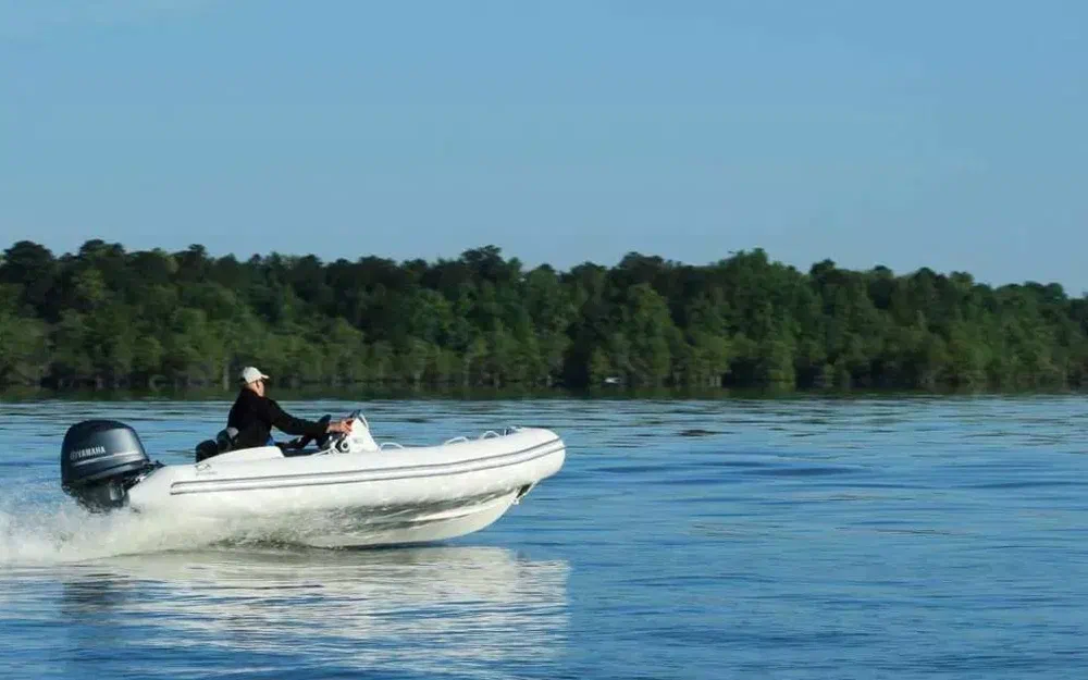 slider 1 Zodiac YACHTLINE 440