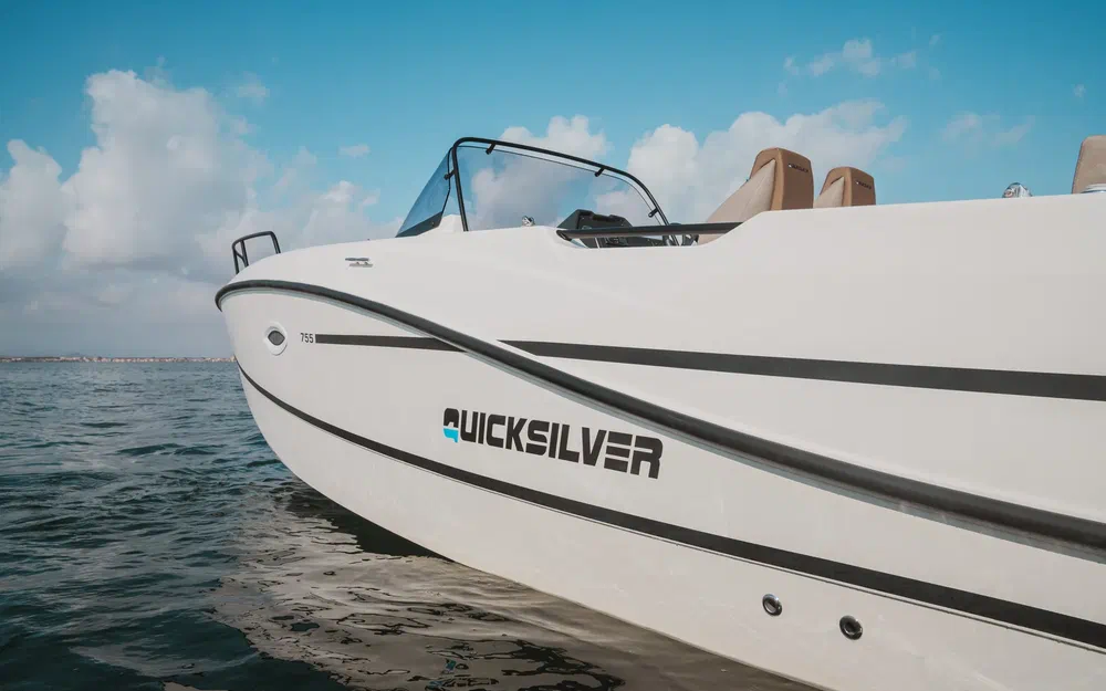 slider 8 Quicksilver Activ 755 Sundeck