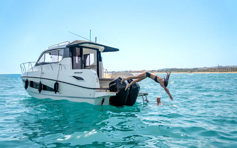 slider 1 Quicksilver Activ 905 Weekend