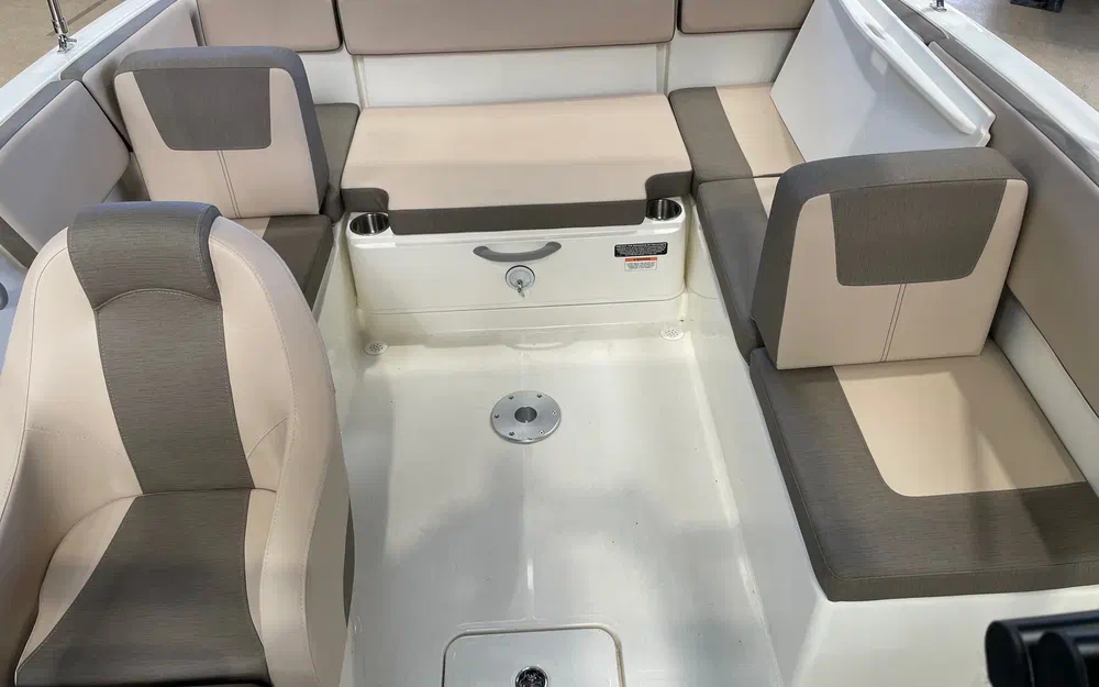 slider 3 Bayliner VR4 OB