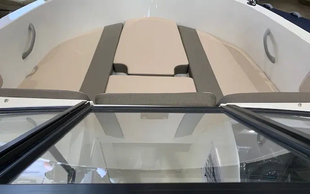 slider 8 Bayliner VR4 OB