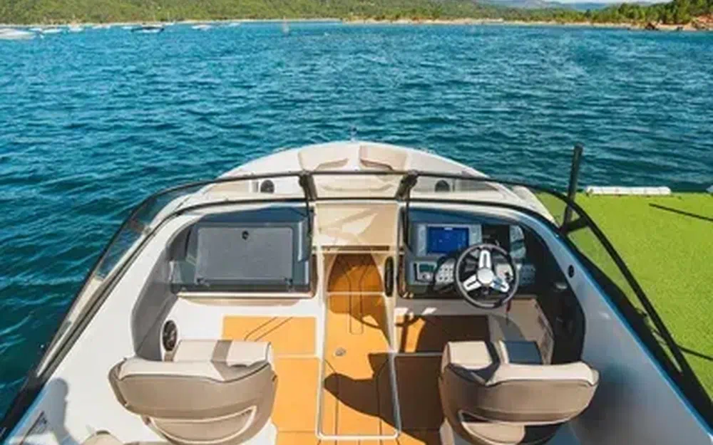 slider 8 Bayliner V20