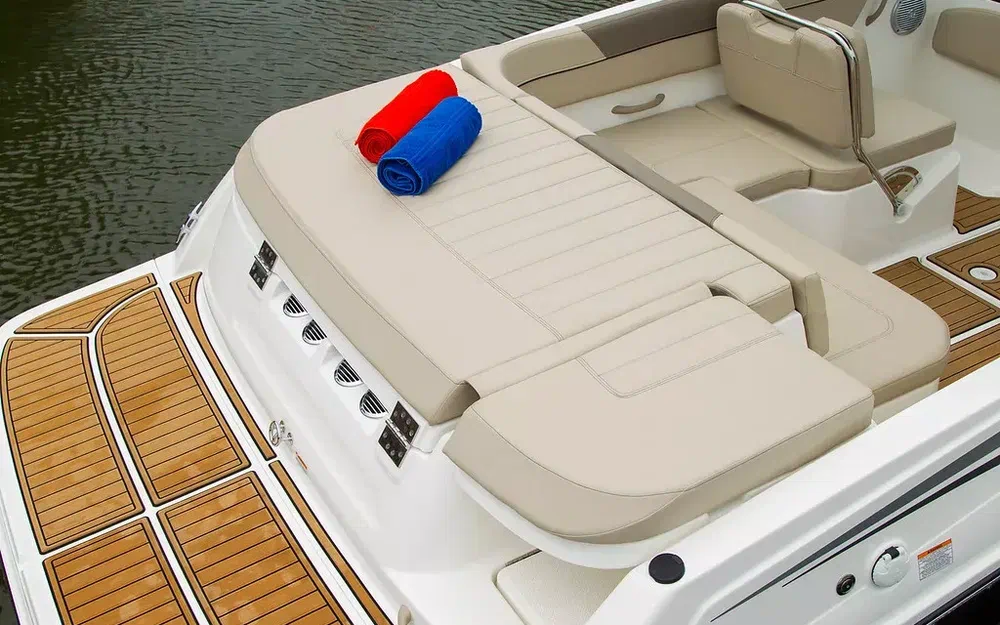 slider 1 Bayliner VR6 OB