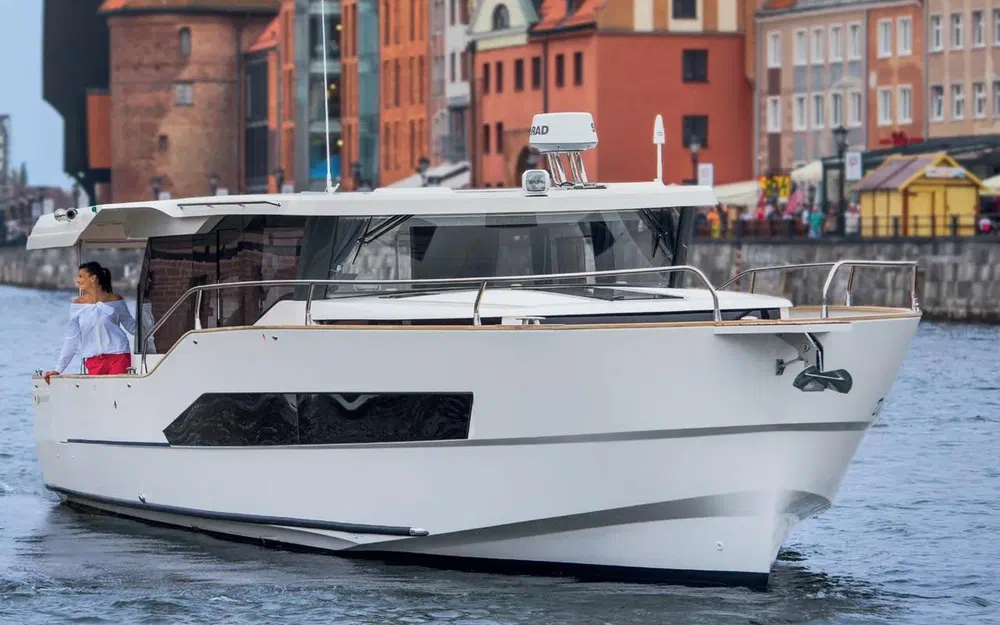 slider 0 Delphia 12 Sedan