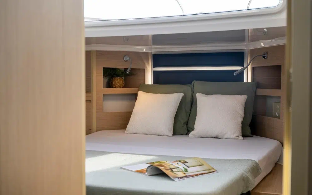 slider 18 Delphia 12 Sedan