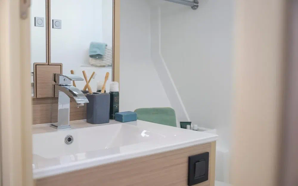 slider 11 Delphia 12