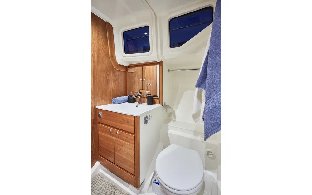 slider 10 Delphia 12 Fly