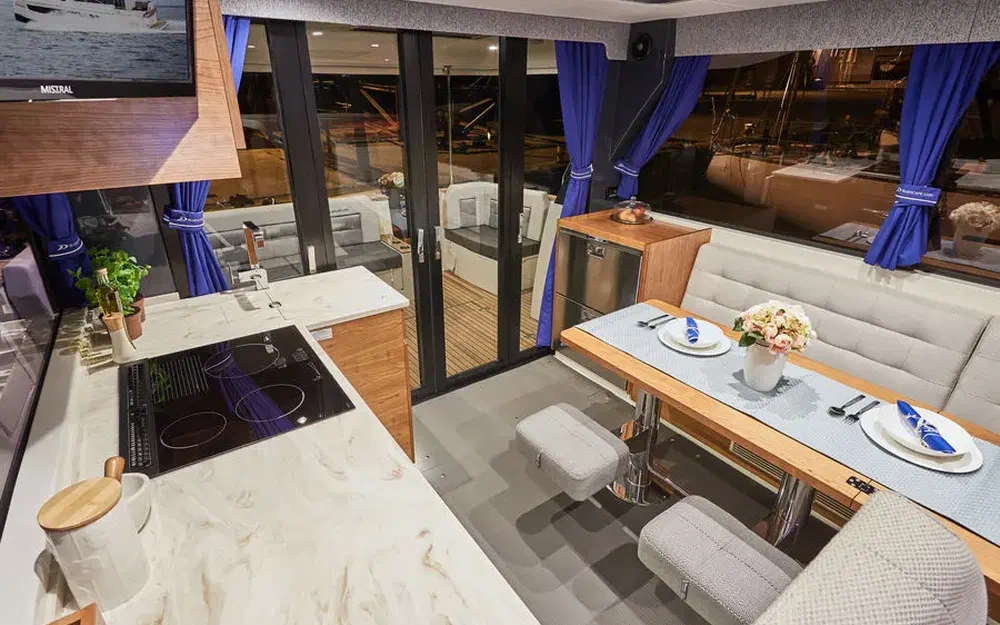 slider 12 Delphia 12 Fly