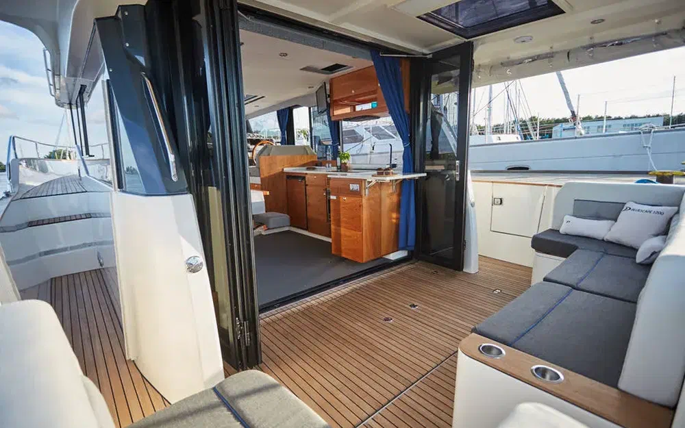 slider 15 Delphia 12 Fly