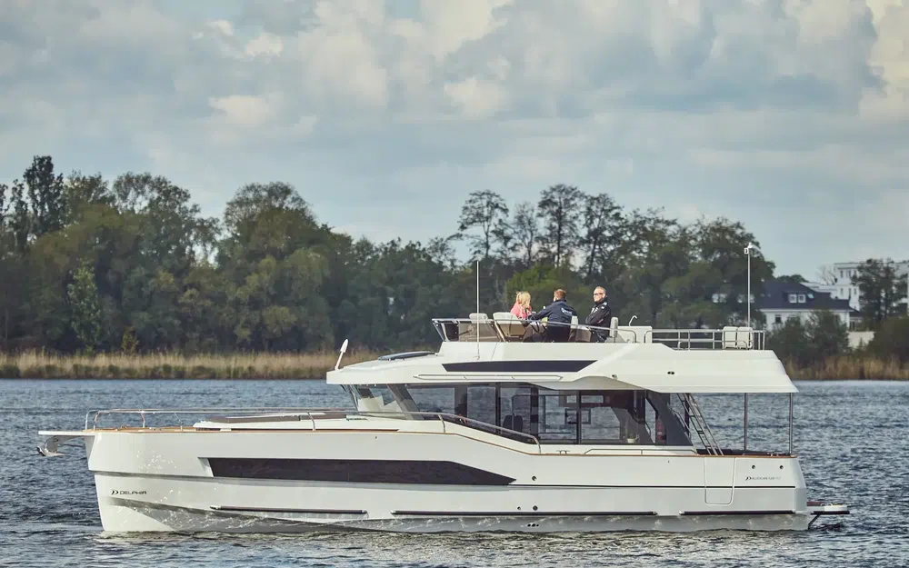 slider 1 Delphia 12 Fly