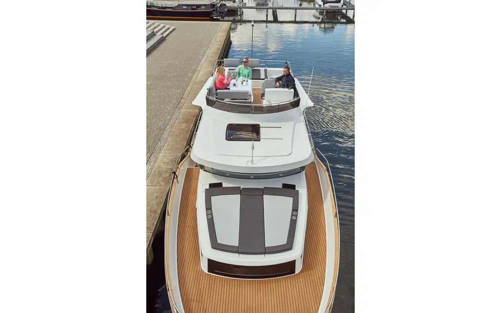 slider 4 Delphia 12 Fly