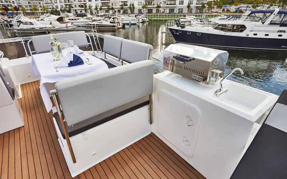 slider 6 Delphia 12 Fly