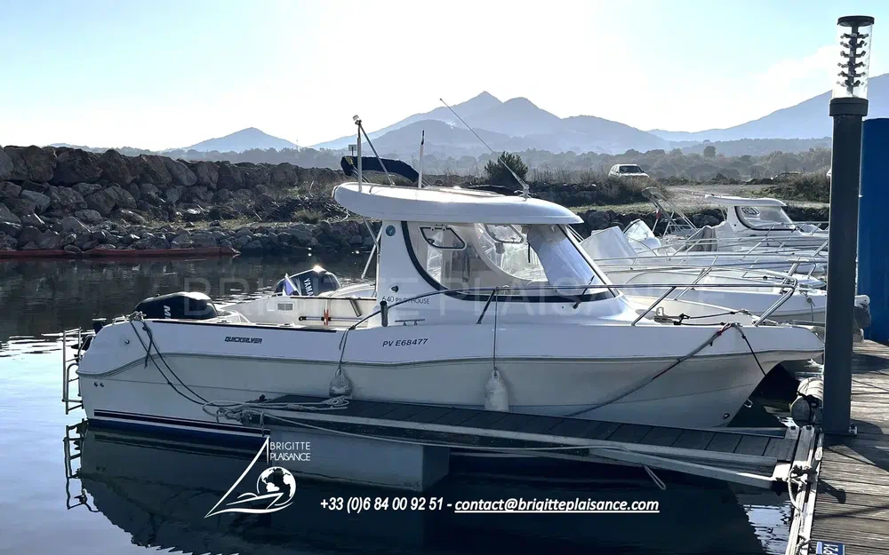 slider 1 Quicksilver 640 Pilothouse