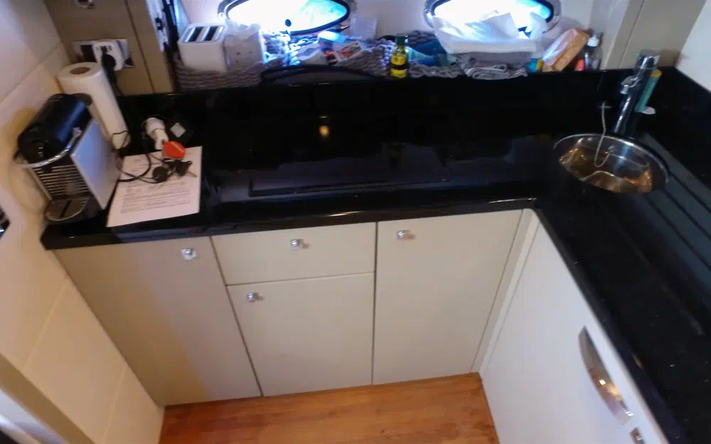 slider 17 Sunseeker Portofino 48