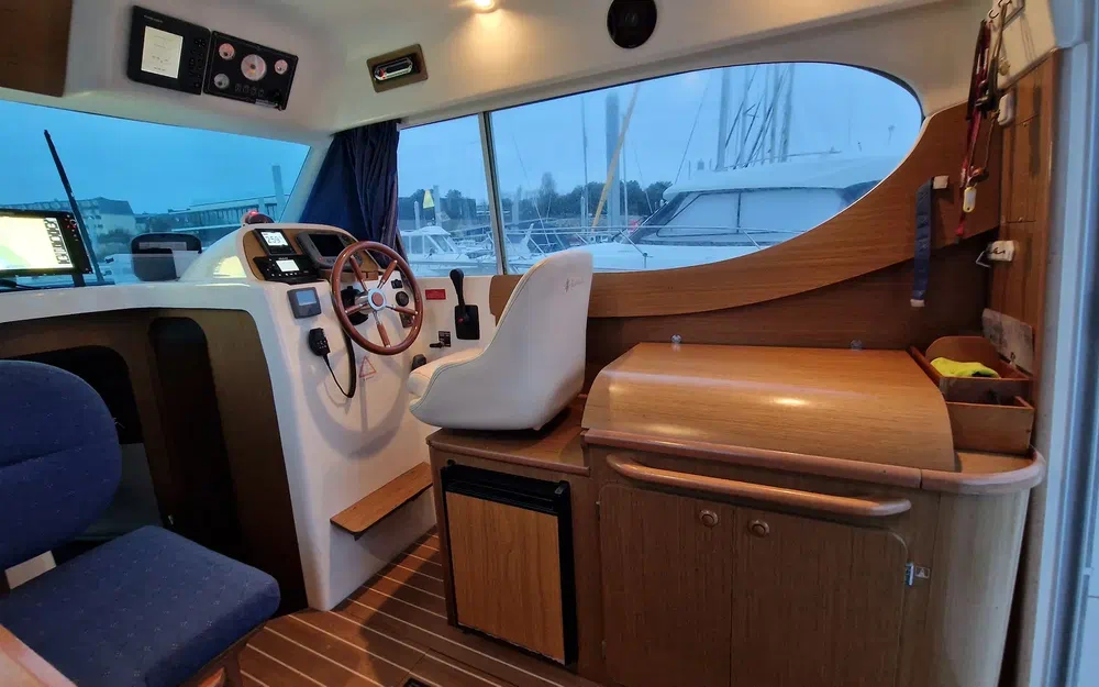 slider 4 Jeanneau Merry Fisher 805