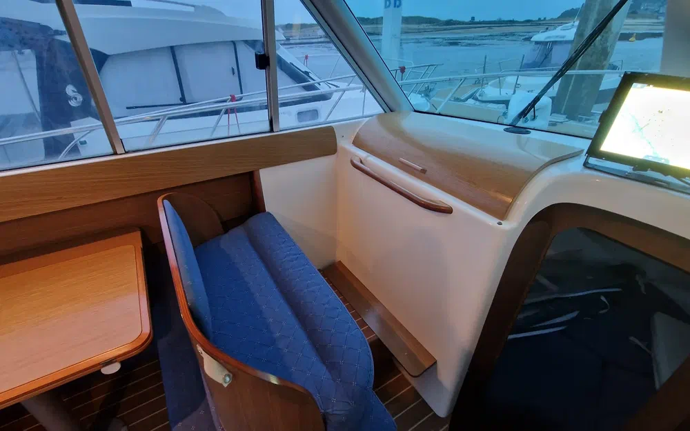 slider 8 Jeanneau Merry Fisher 805