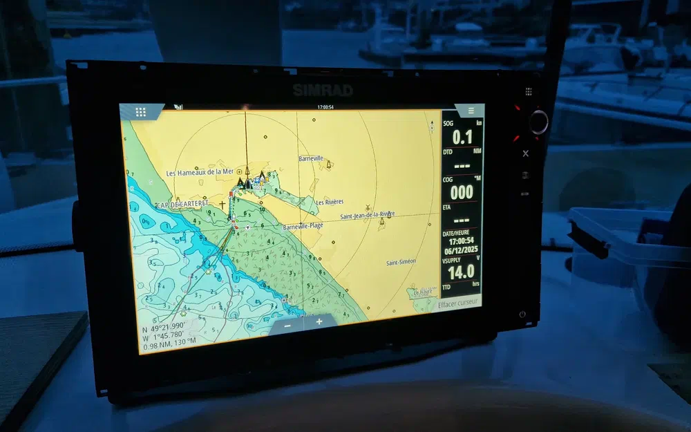 slider 9 Jeanneau Merry Fisher 805