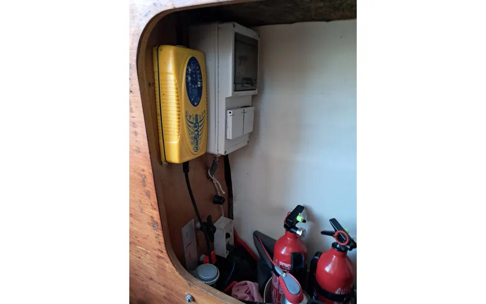 slider 18 Beneteau Antares 800